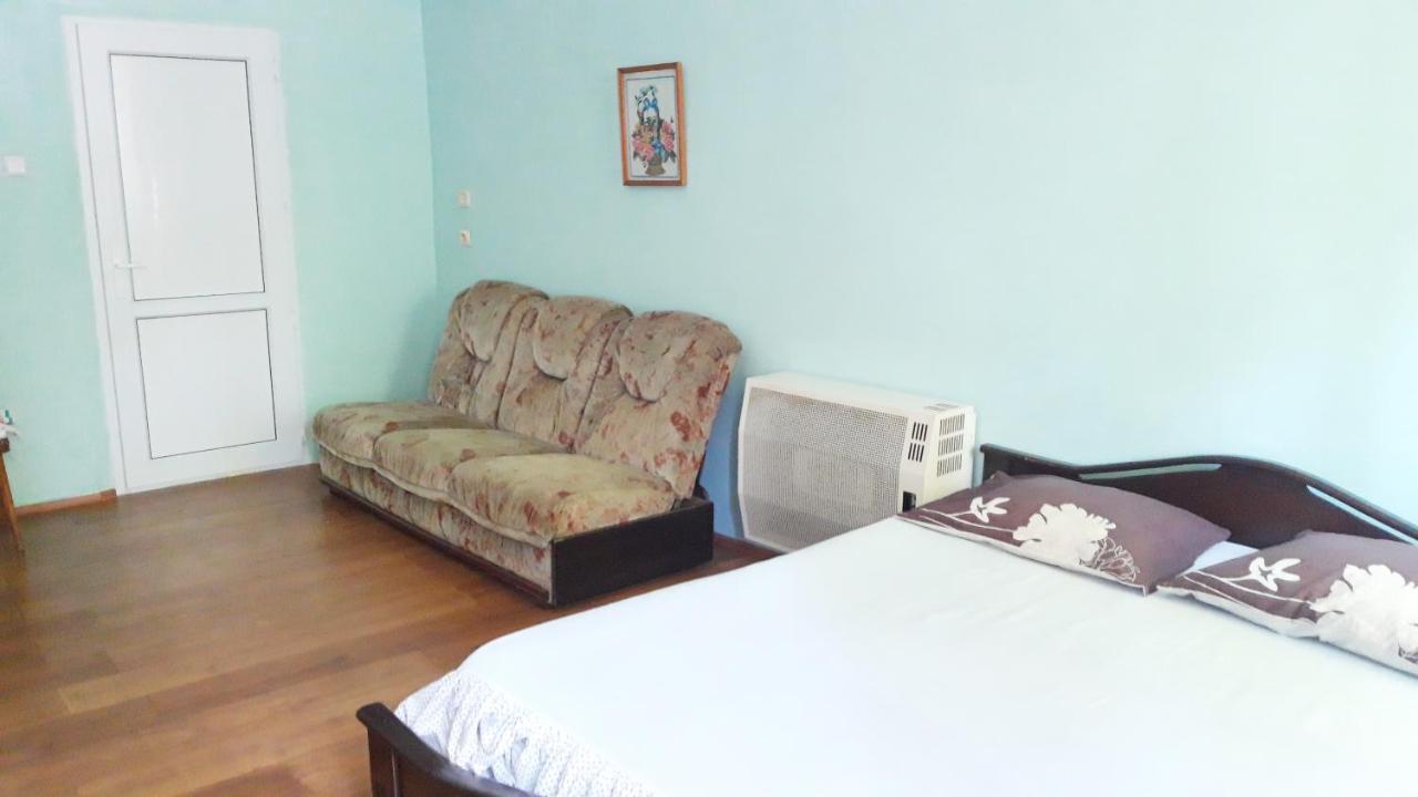 Pospolita Guest House Кутаїсі Екстер'єр фото