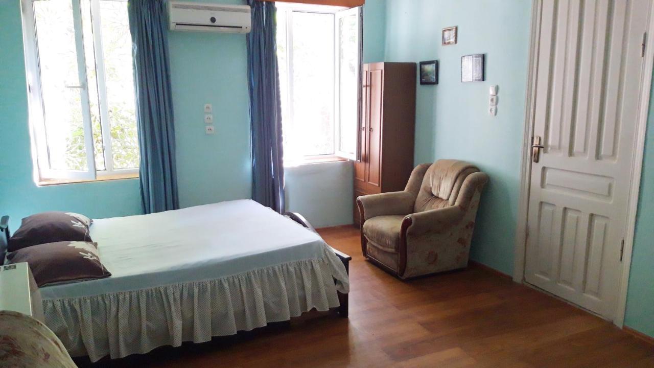 Pospolita Guest House Кутаїсі Екстер'єр фото