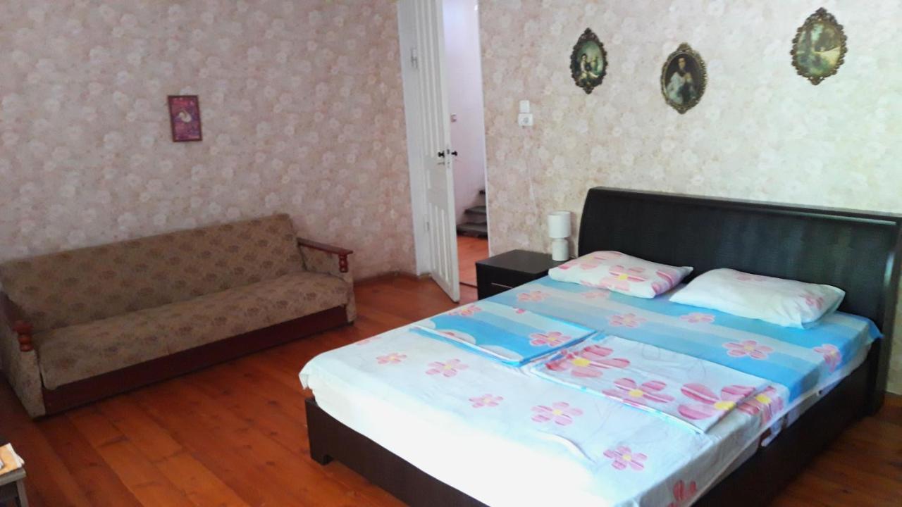 Pospolita Guest House Кутаїсі Екстер'єр фото