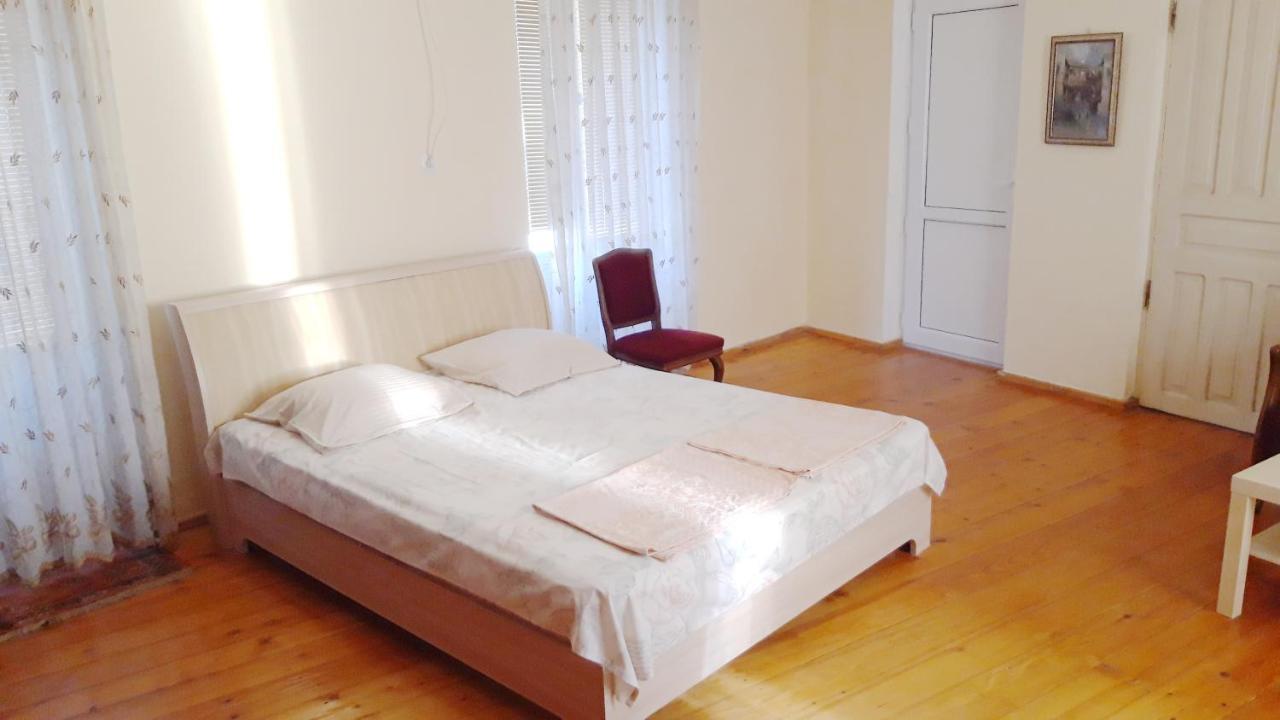 Pospolita Guest House Кутаїсі Екстер'єр фото