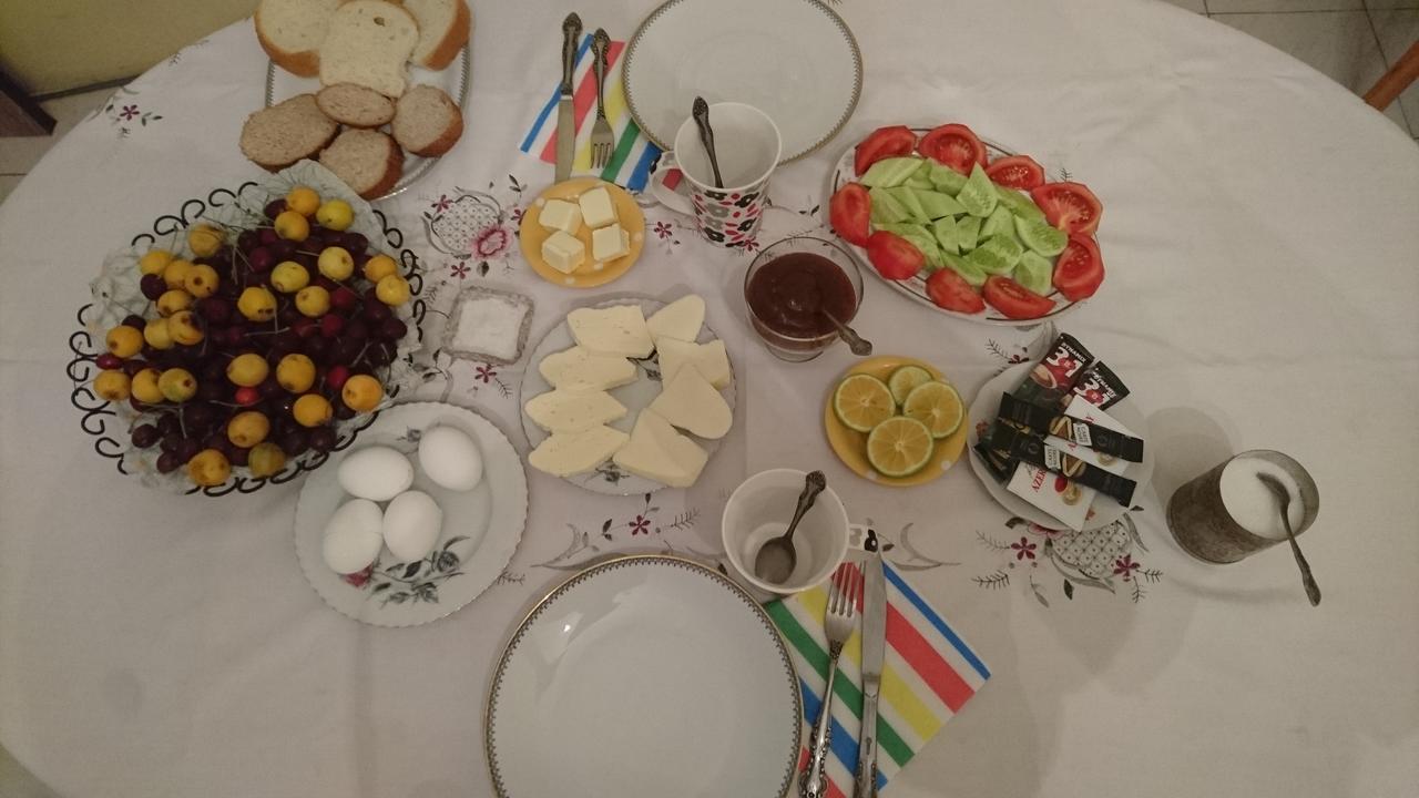 Pospolita Guest House Кутаїсі Екстер'єр фото