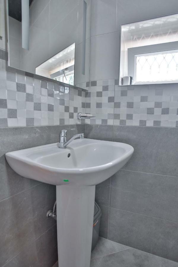 Pospolita Guest House Кутаїсі Екстер'єр фото